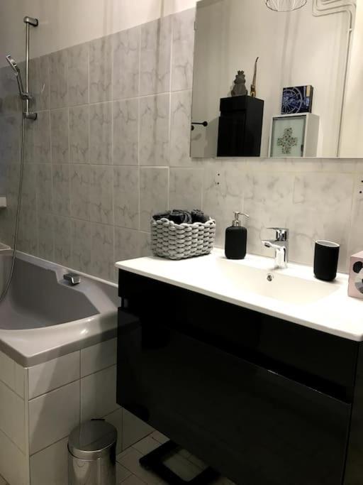 Apartamento Vue Sur L'Eau Lyon Exterior foto
