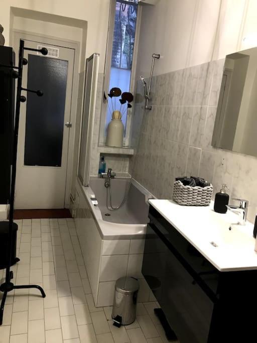 Apartamento Vue Sur L'Eau Lyon Exterior foto