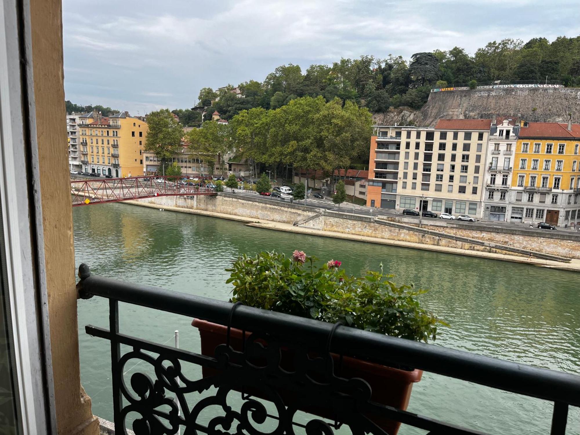 Apartamento Vue Sur L'Eau Lyon Exterior foto